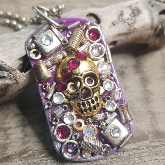 Skull Trinket Dogtag necklace - Picture 2 of 3